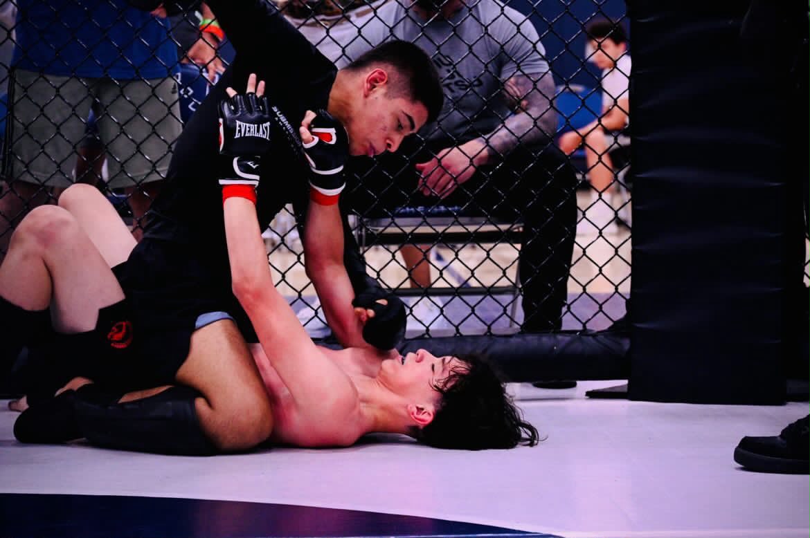 Oscar Bisneto debiutuje w MMA i zdobywa pas na turnieju w USA