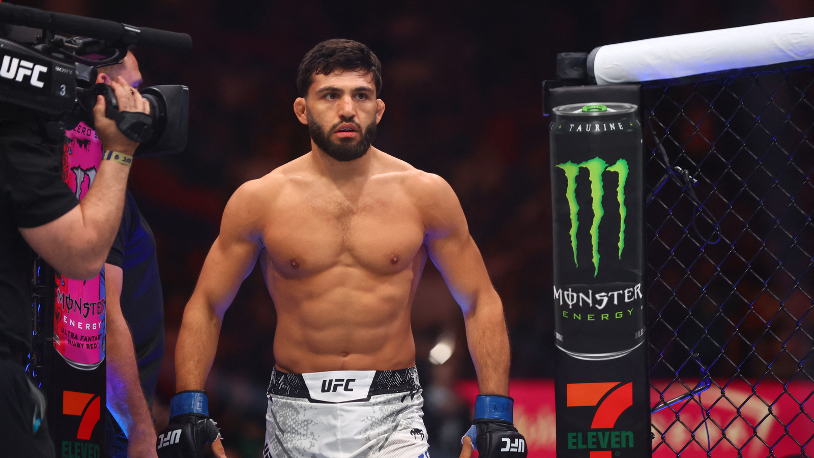 Arman Tsarukyan zmierzy się z Dillonem Danisem w walce o pas grapplingowy krótko po UFC 331