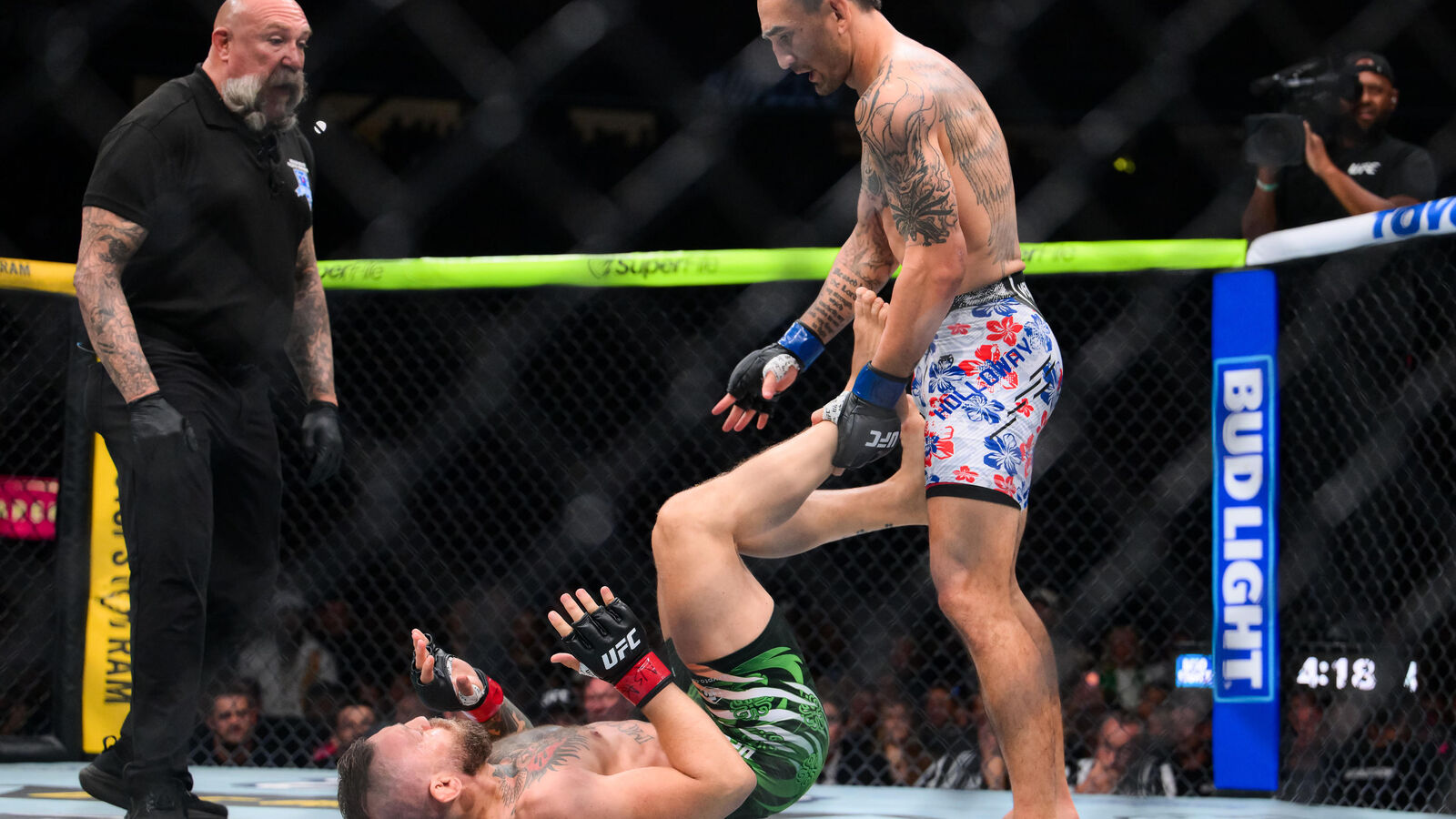 „Na dnie otchłani”, „w szoku”: po UFC 329 Conor McGregor naznaczony porażką z Maxem Hollowayem