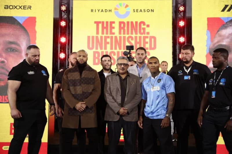 Chris Eubank Jr. uderza w Conora Benna i Eddiego Hearna po transferze do Zuffa Boxing