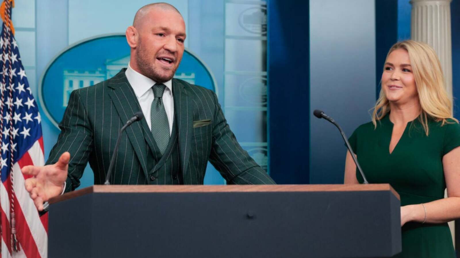 Conor McGregor wskazuje cios, który może zakończyć walkę z Maxem Hollowayem na UFC 329