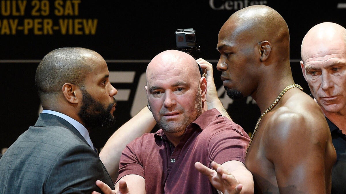 Daniel Cormier: Jon Jones celowo ujawnił informacje o swoich kontuzjach