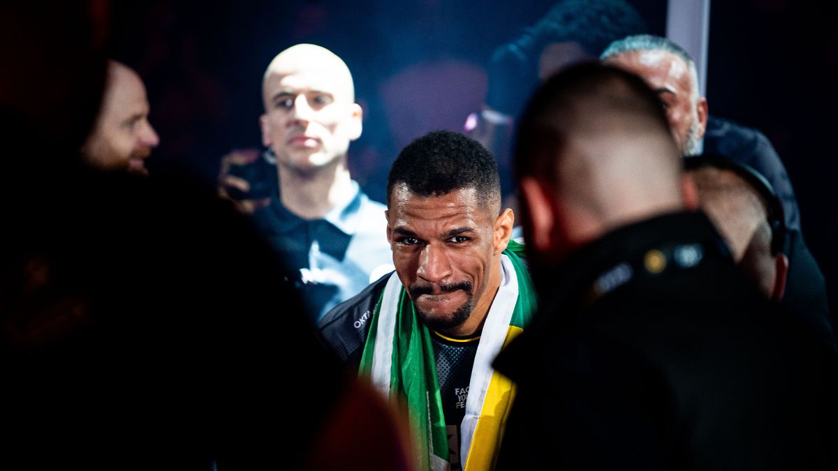 Psychologiczna wojna w MMA: Nowa sztuka dominacji nad rywalem
