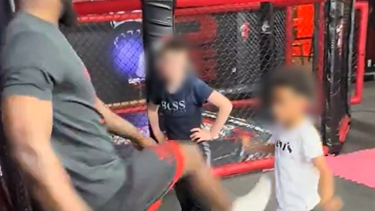 Kontrowersyjny trener MMA Yom Yidikes zawieszony po nagraniu z treningu dzieci