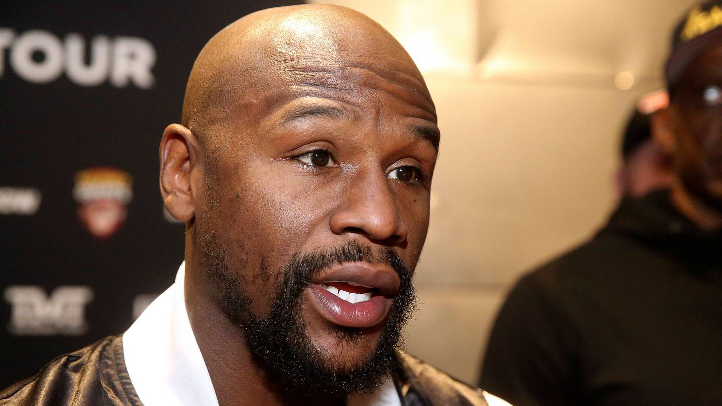 Floyd Mayweather stoi w obliczu nowego pozwu dotyczącego walk z Tysonem i Pacquiao