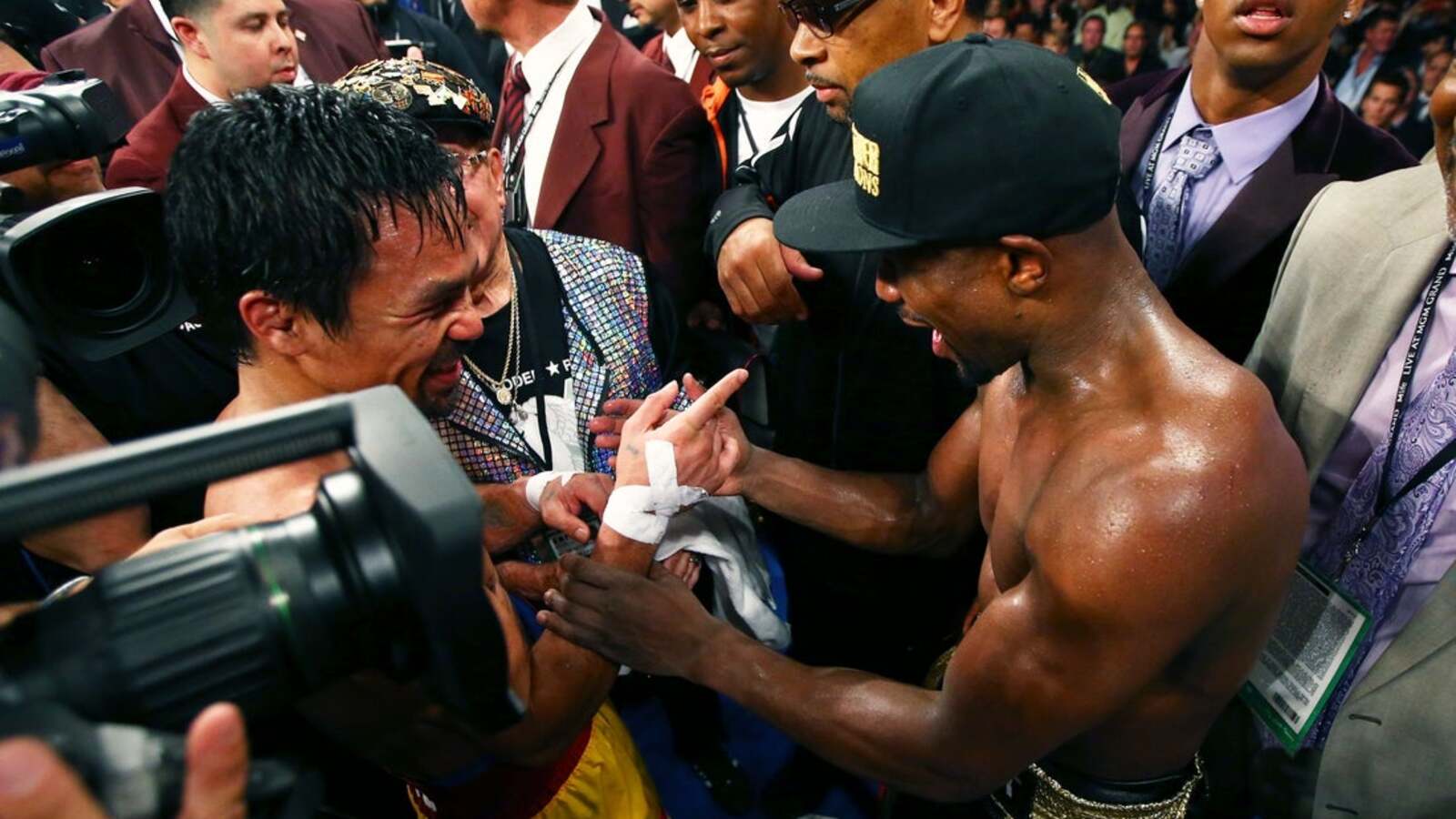 Floyd Mayweather Jr. i Manny Pacquiao wracają do ringu. Rewanż legend we wrześniu