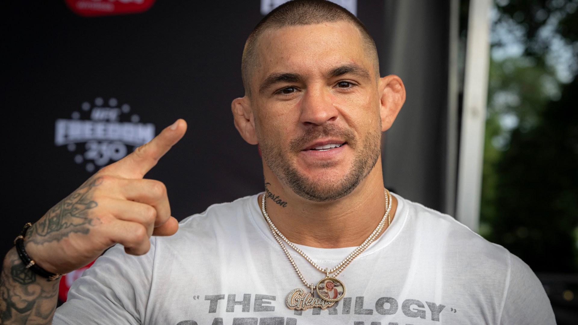 Była gwiazda UFC Dustin Poirier aresztowany za bycie pijanym w miejscu publicznym – wydał ośmiowyrazowe oświadczenie