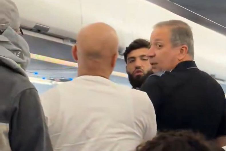 Arman Carukjan wyrzucony z samolotu przed zwycięstwem nad Urijah Faberem na gali RAF 08