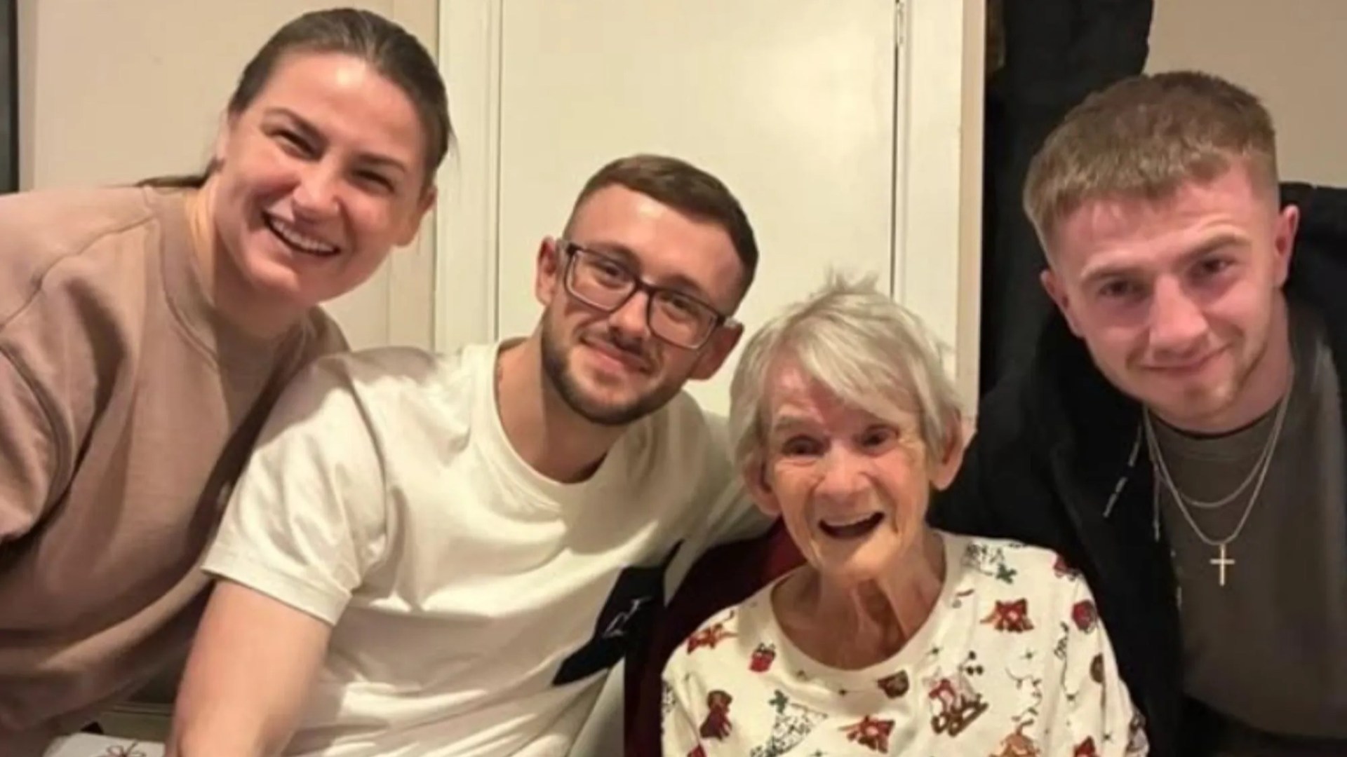 Rodzina Katie Taylor w żałobie po śmierci babci Kathleen