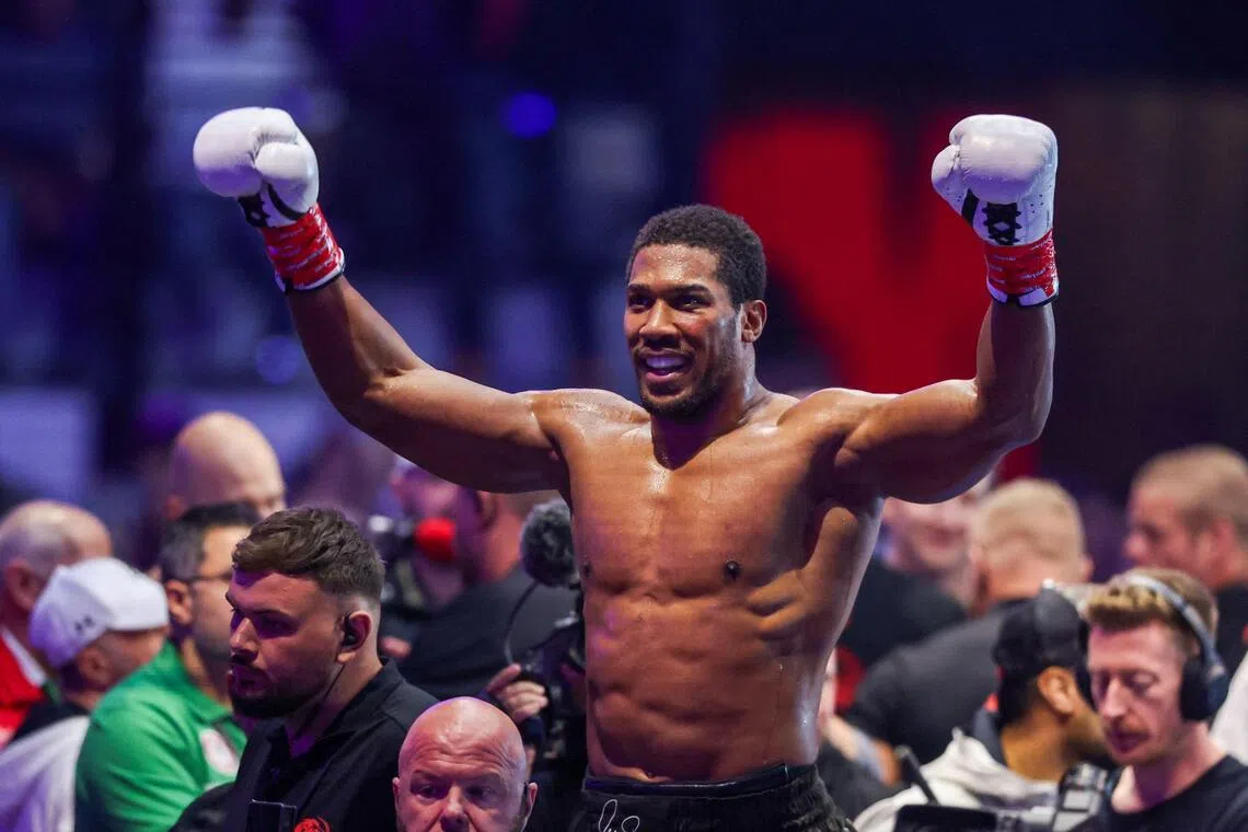 Hearn says Fury-Joshua must take place in Britain under current deal