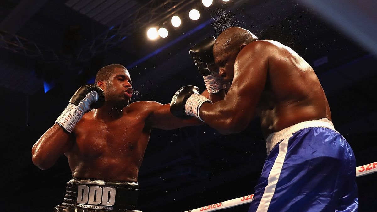 Kevin Johnson wskazuje najmocniej bijącego rywala. To nie Fury ani Joshua