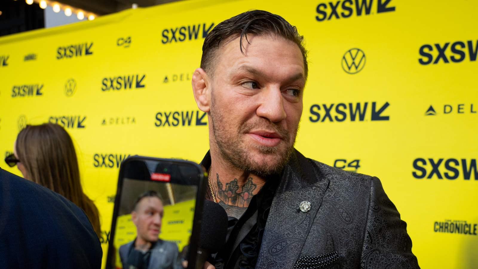 Ian Machado Garry przewiduje zwycięstwo Conora McGregora nad Maxem Hollowayem na UFC 330