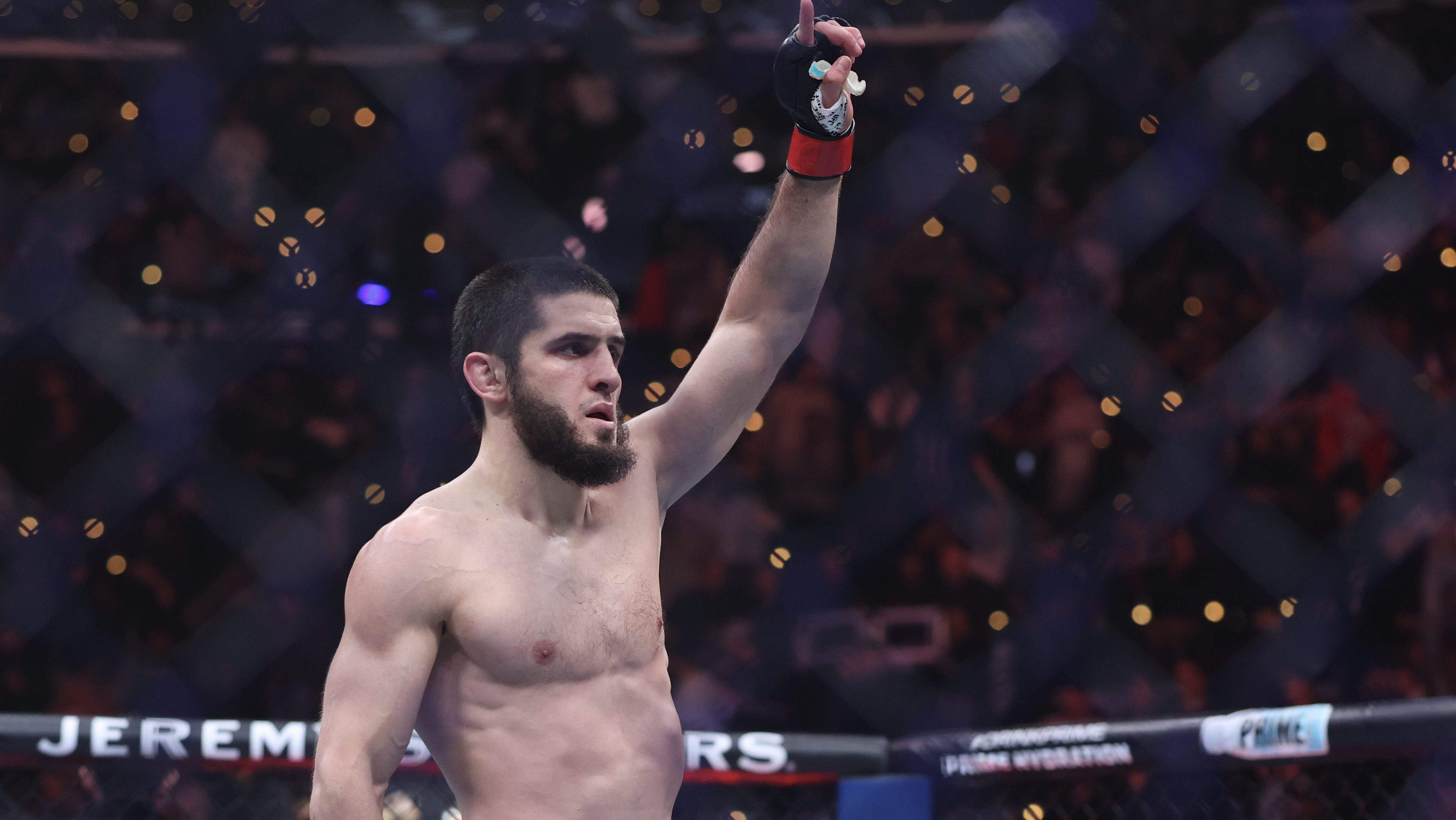 Islam Makhachev Praised By UFC Legend Cain Velasquez