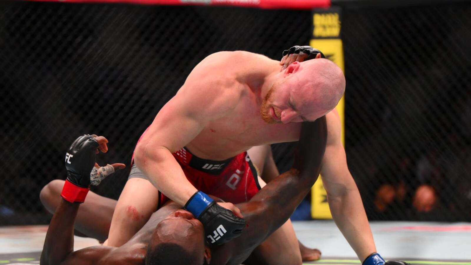Joe Pyfer sensacyjnie pokonuje byłego mistrza Israela Adesanyę na UFC w Seattle
