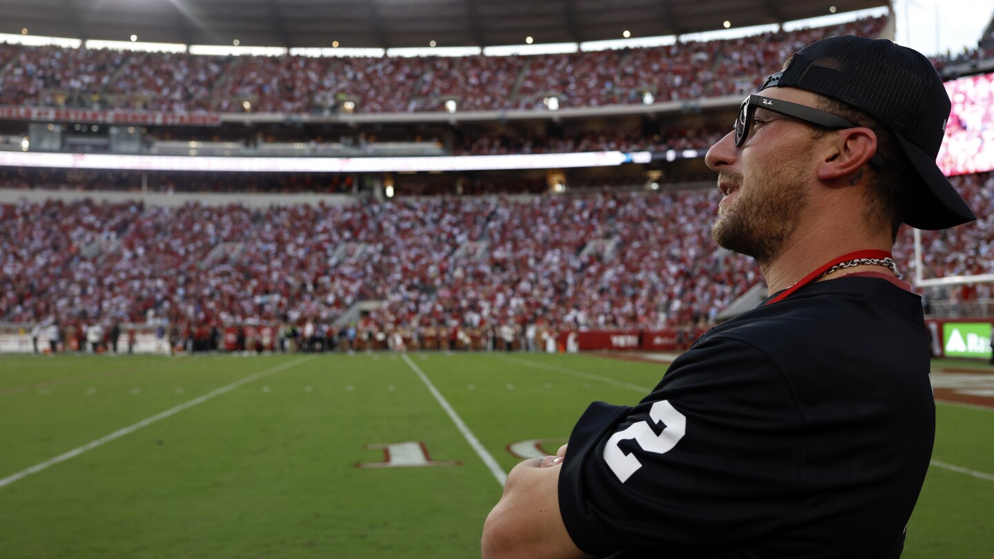 Johnny Manziel zadebiutuje w boksie przeciwko Bobowi Menery'emu