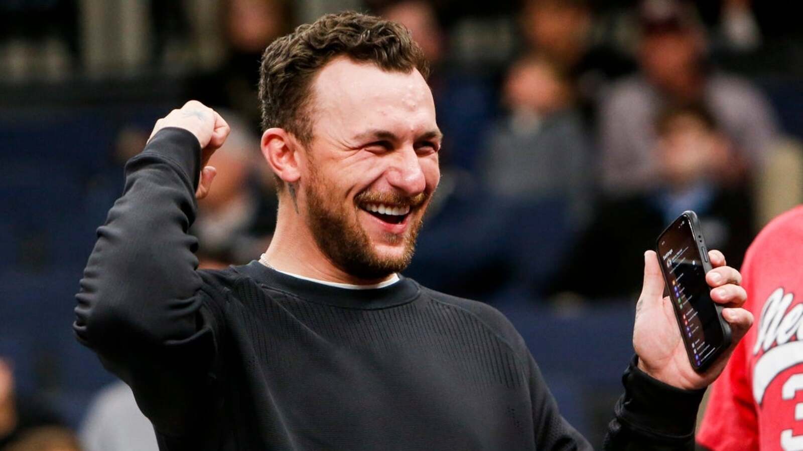 Johnny Manziel to fight influencer Bob Menery in Vegas