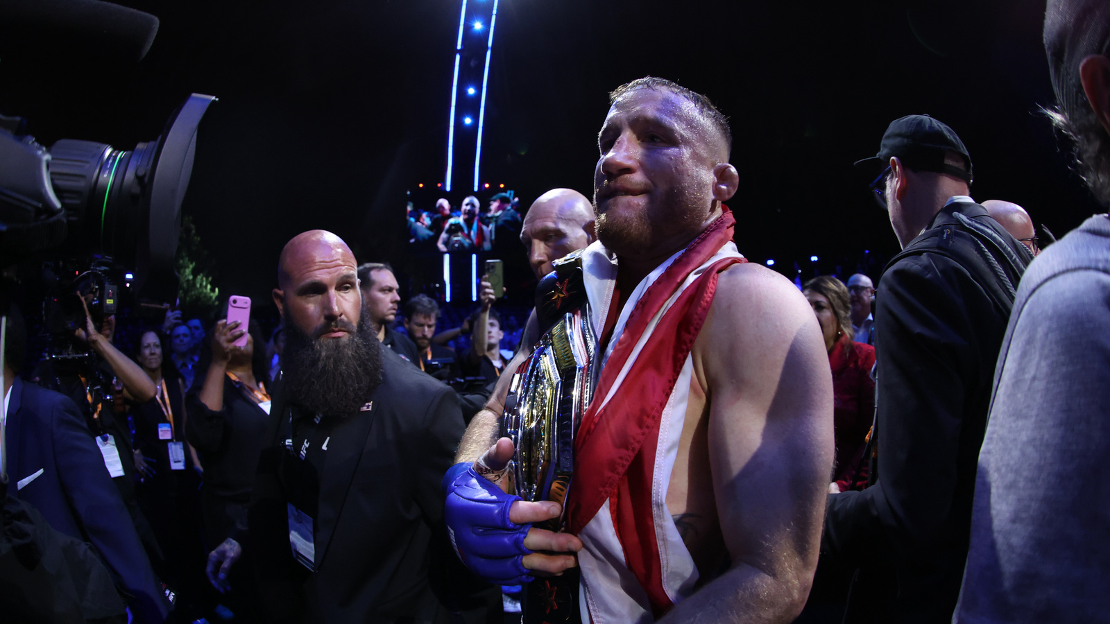 Justin Gaethje wciąż zdziwiony, że jedna z jego walk w UFC 'powinna się zakończyć' długo przed kontrowersją