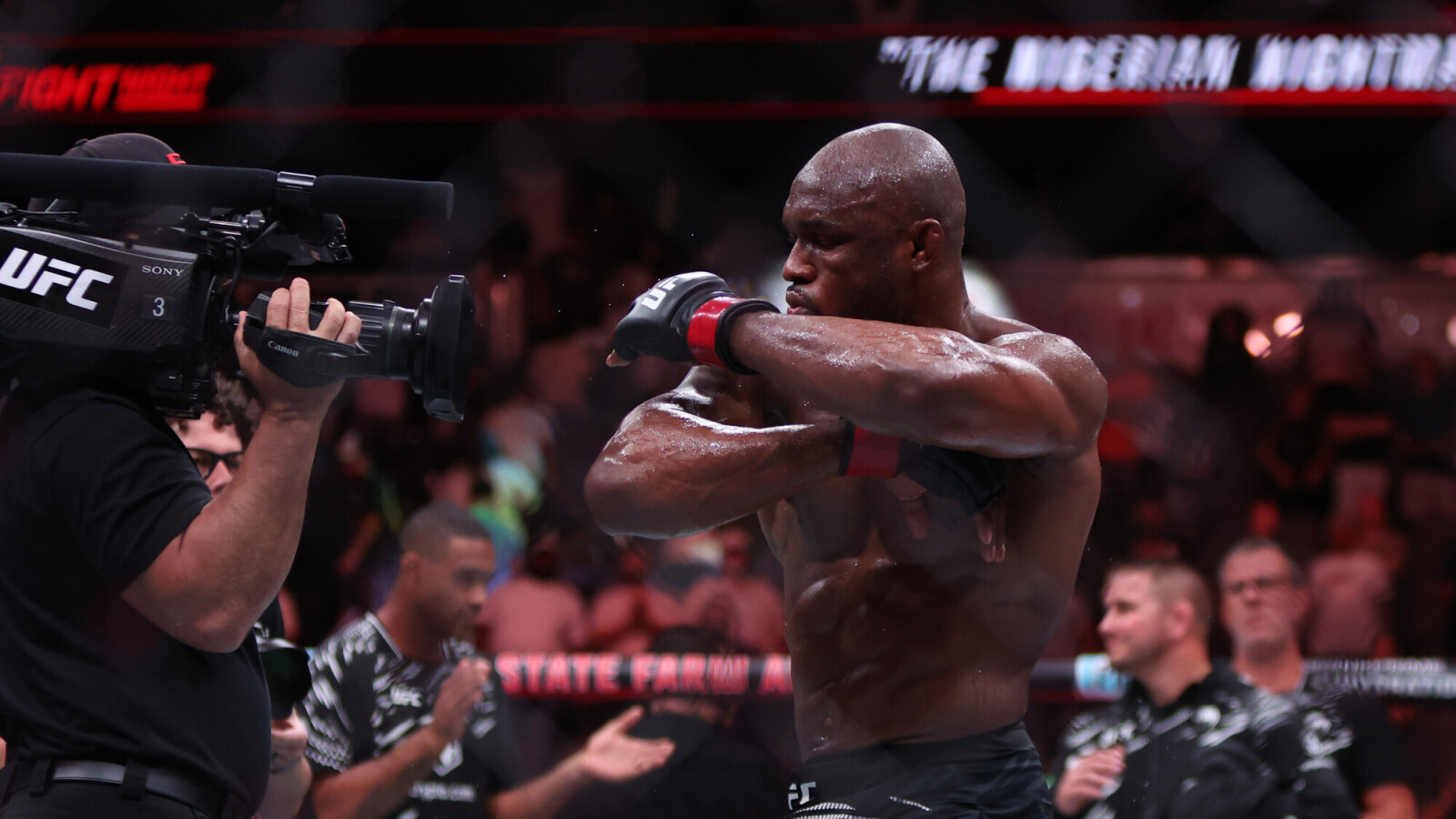 Kamaru Usman rozważa powrót na matę zapaśniczą w Real American Freestyle