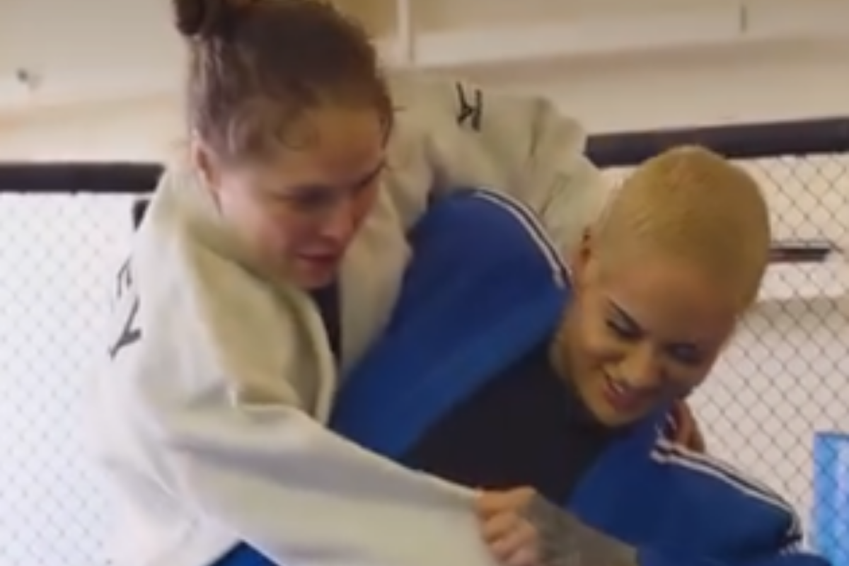 Ronda Rousey trenuje z Kehlani. Czy to zapowiedź wielkiego powrotu na walkę z Giną Carano?