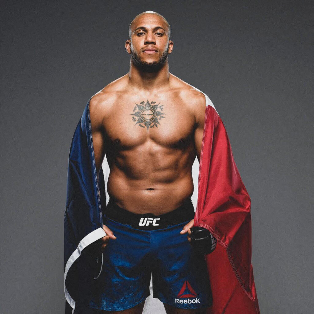 Ciryl Gane imponuje na gali UFC w Waszyngtonie. Zwycięstwo nad Alexem Pereirą