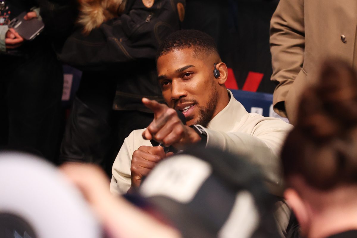 Mayor Khan makes case for London to host Joshua vs Fury boxing bout