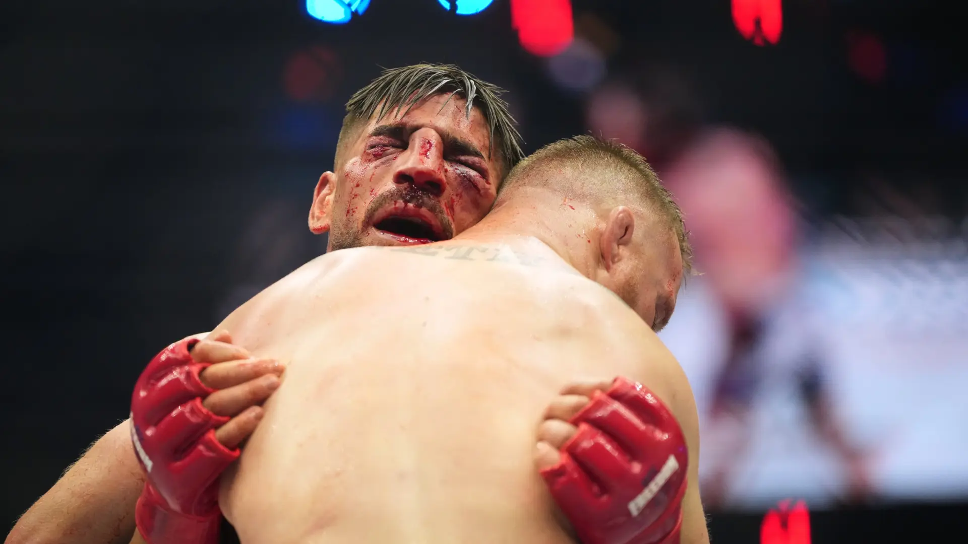 McGregor broni Topurię przed Terence’em Crawfordem: „Przegrał w MMA, na co ty nie masz odwagi”