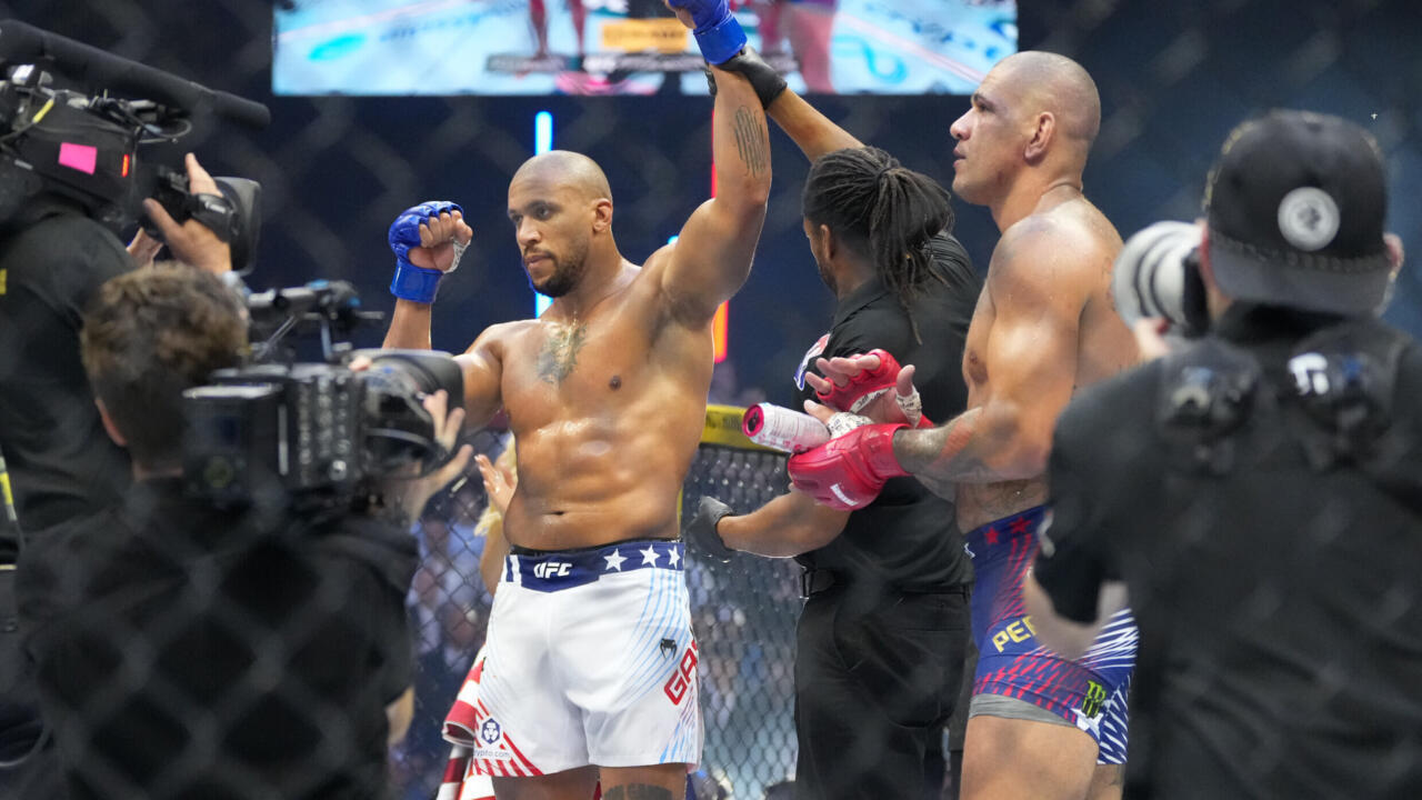 Ciryl Gane nokautuje Alex Pereirę i zdobywa tymczasowy pas UFC w wadze ciężkiej na gali w Białym Domu