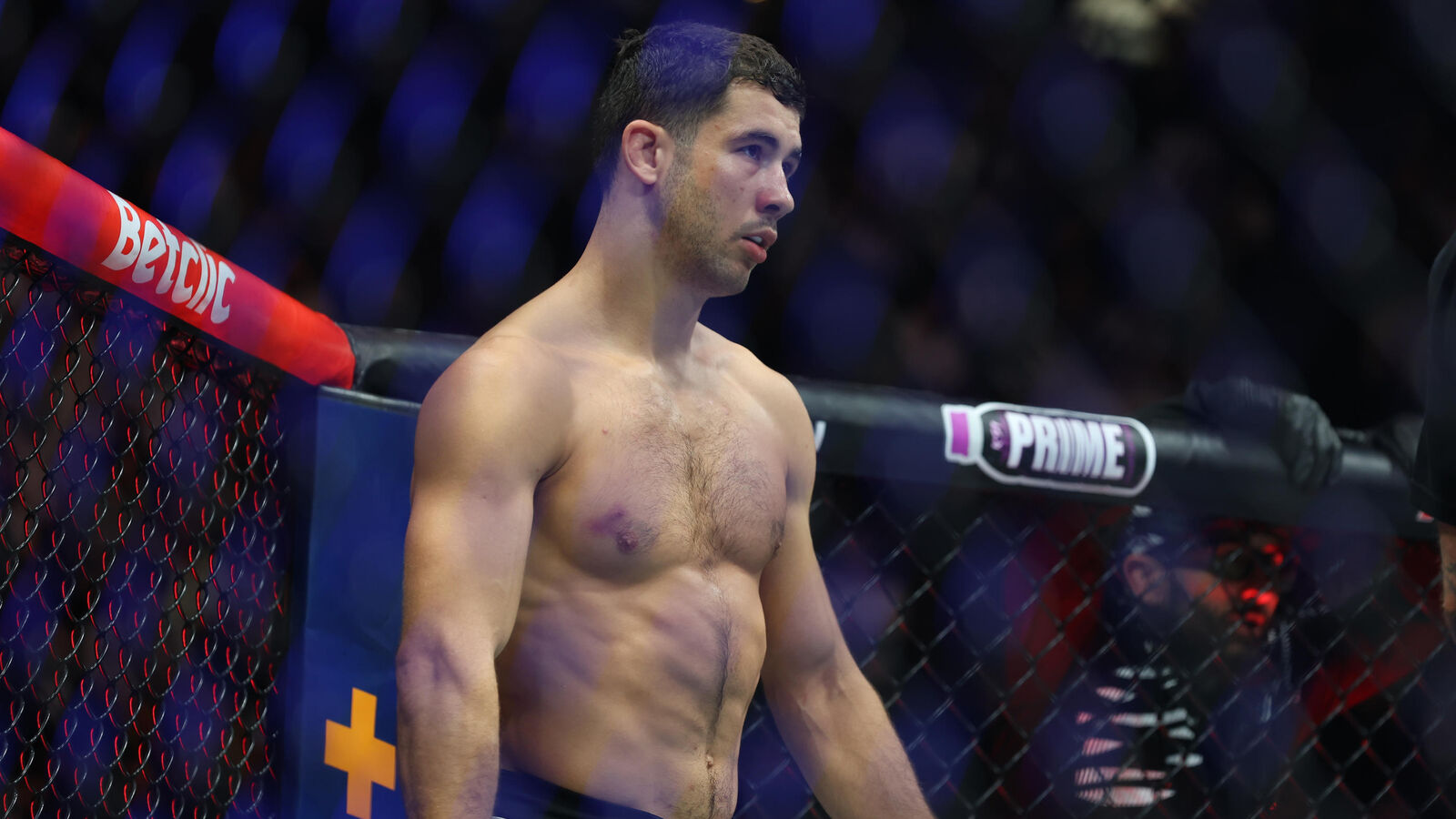 Axel Sola dusi Ismaela Bonfima w 1. rundzie na UFC Abu Zabi