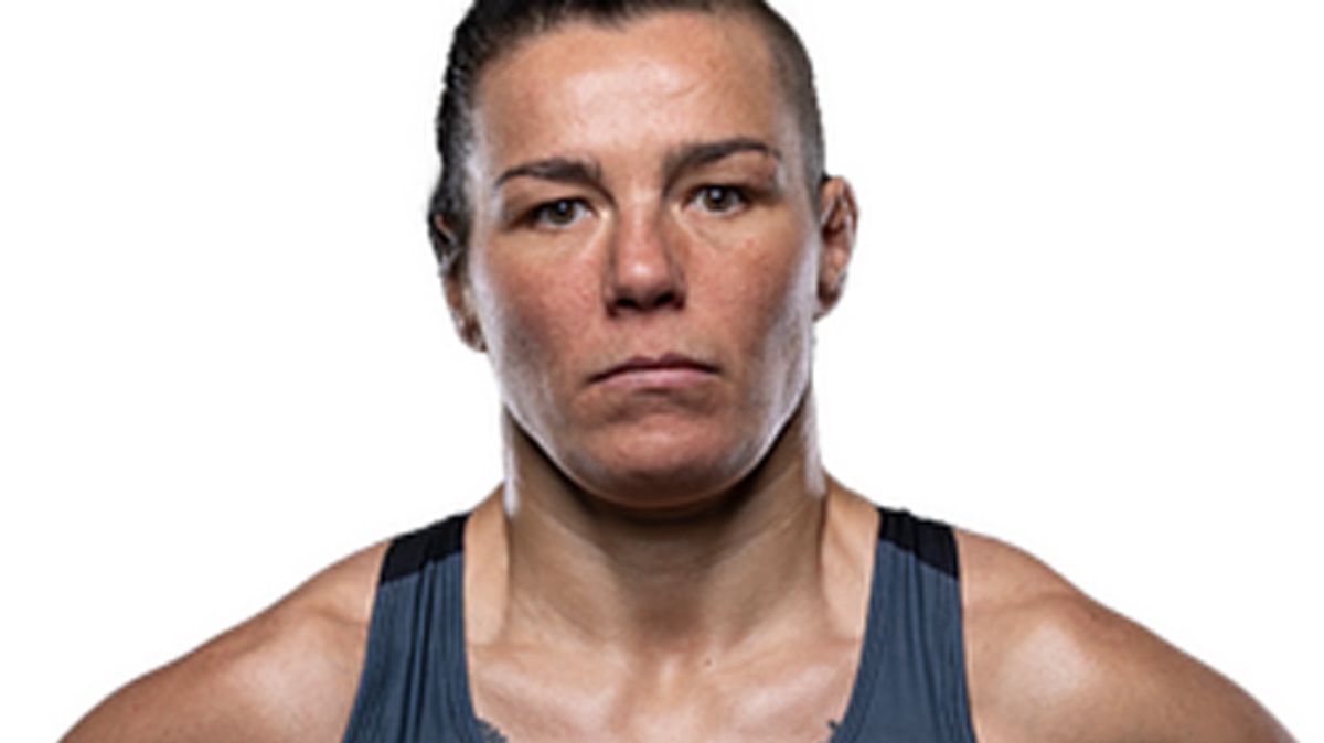 MMA fighter Sinead Kavanagh charged over alleged air-rage on Aer Lingus flight