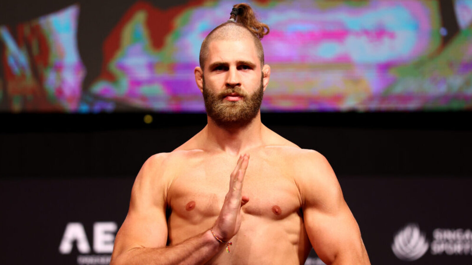 Matt Brown krytykuje styl walki Jiriego Prochazki przed starciem o pas UFC