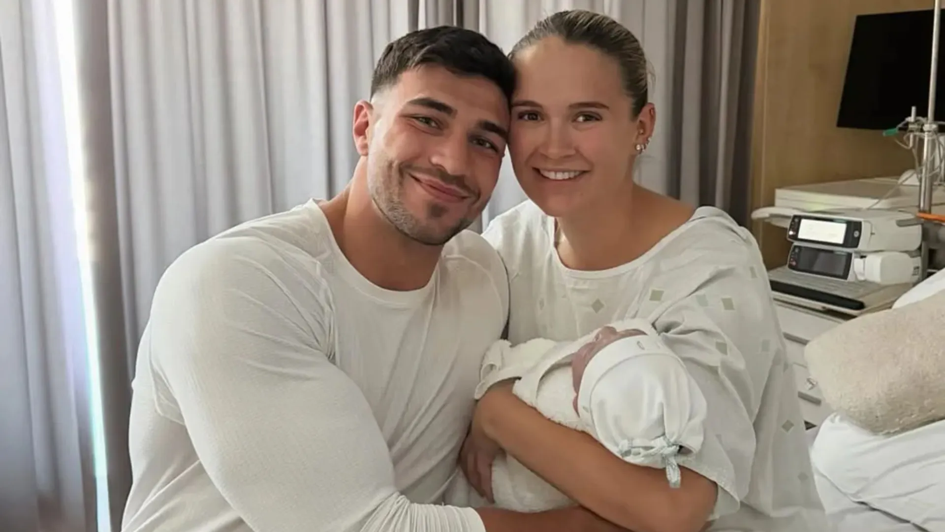 Molly-Mae Hague na walce Tommy'ego Fury'ego z Eddiem Hallem. Ujawni imię dziecka tydzień po porodzie