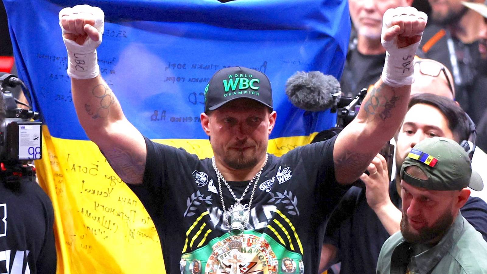Oleksandr Usyk's Last-Ever Boxing Match Will Be Against Deontay Wilder, Says Eddie Hearn
