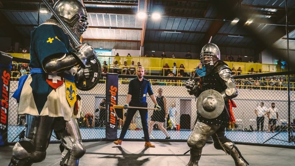 Béhourd w klatce MMA: Unikalne widowisko w Onet-le-Château