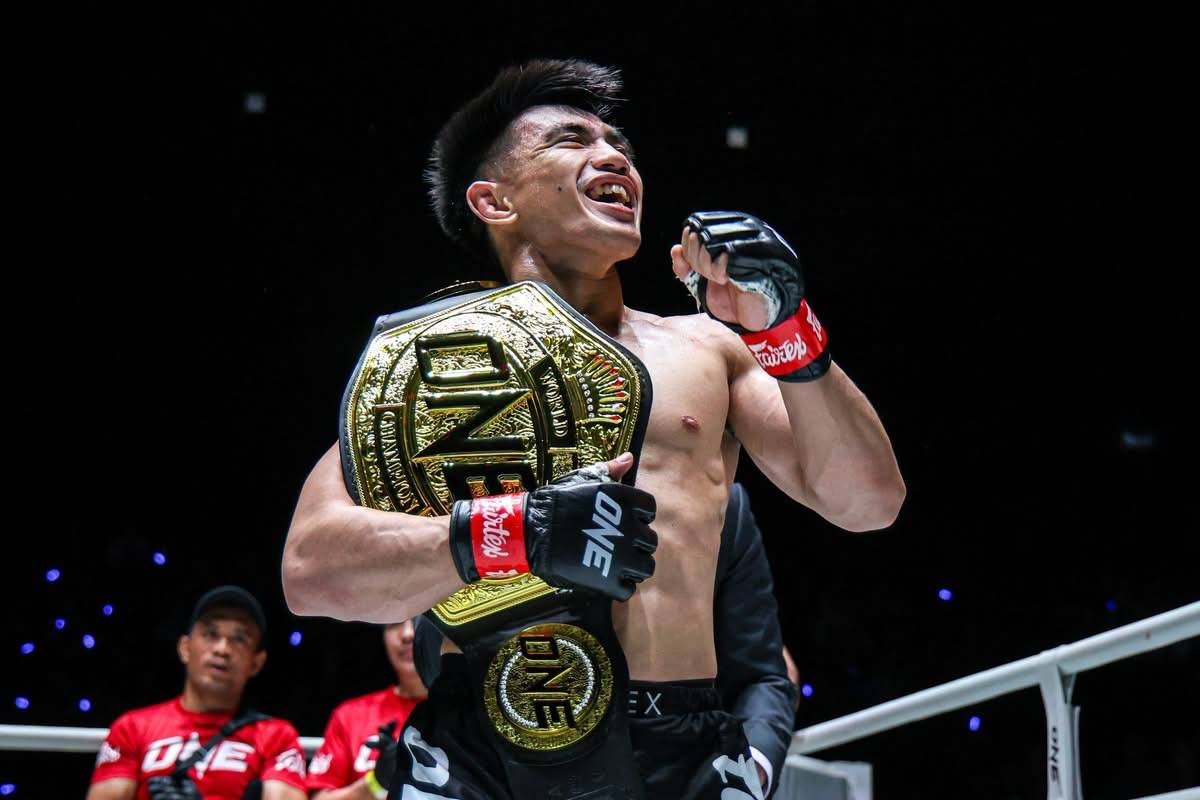Joshua Pacio obronił pas ONE w wadze słomkowej, Folayang przegrał