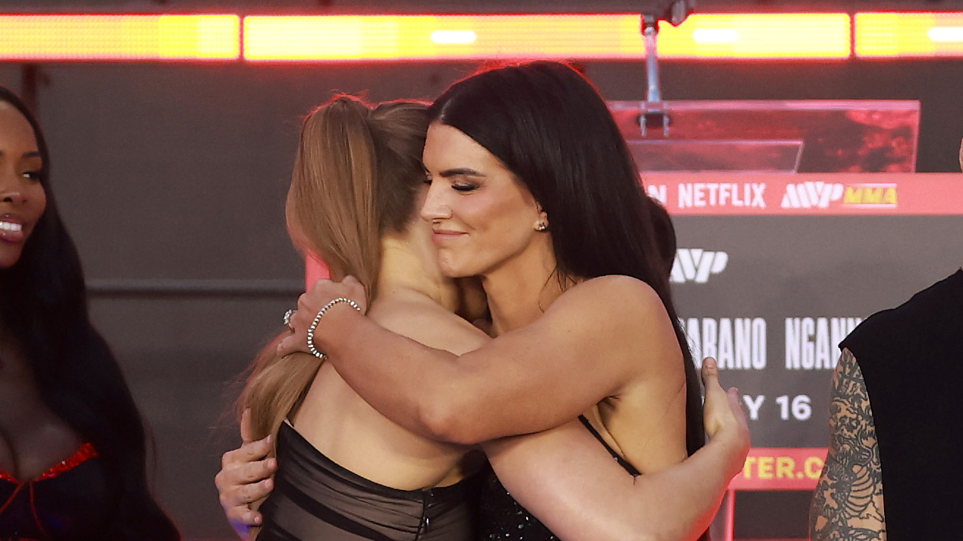 Ronda Rousey i Gina Carano twarzą w twarz przed walką. Wielki powrót legend MMA