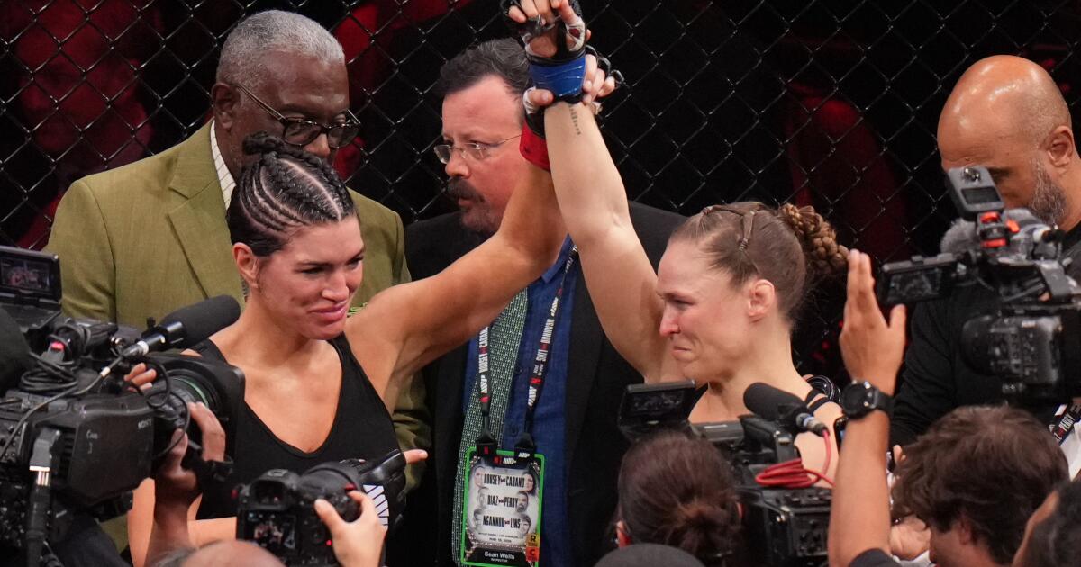 Ronda Rousey błyskawicznie pokonuje Ginę Carano i ponownie kończy karierę
