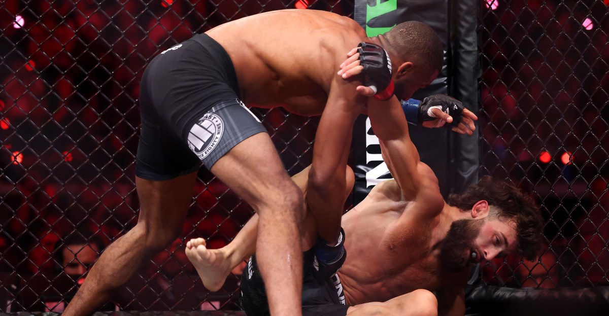 Rousey vs. Carano video: Salahdine Parnasse demolishes Kenneth Cross with vicious body shot knockout