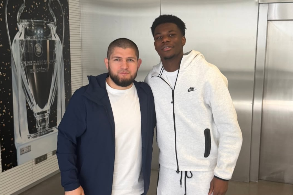 Khabib Nurmagomedov prowadzi trening Real Madryt. Były mistrz UFC gościł w słynnym klubie