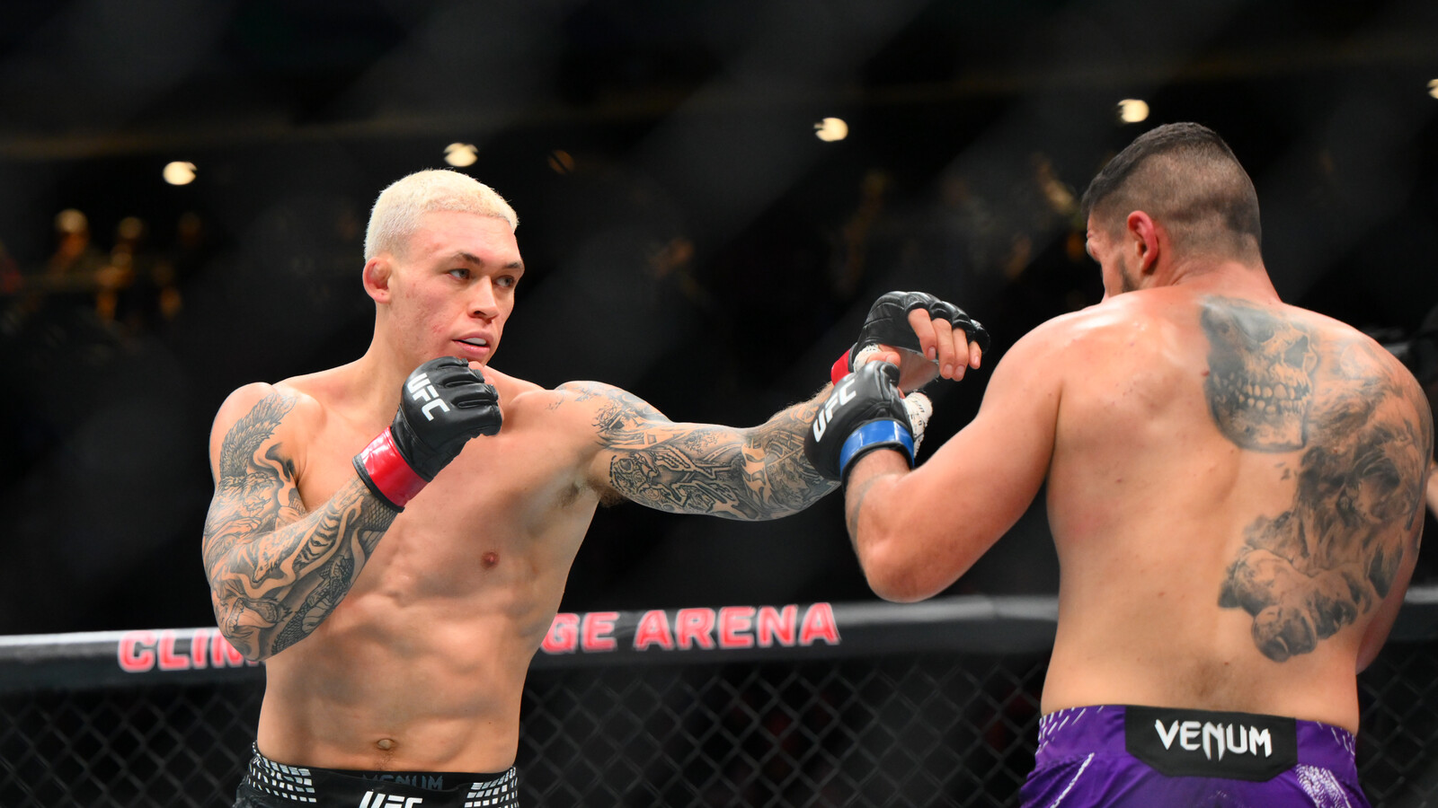 Stirling Favored To Stop Blachowicz At UFC Belgrade