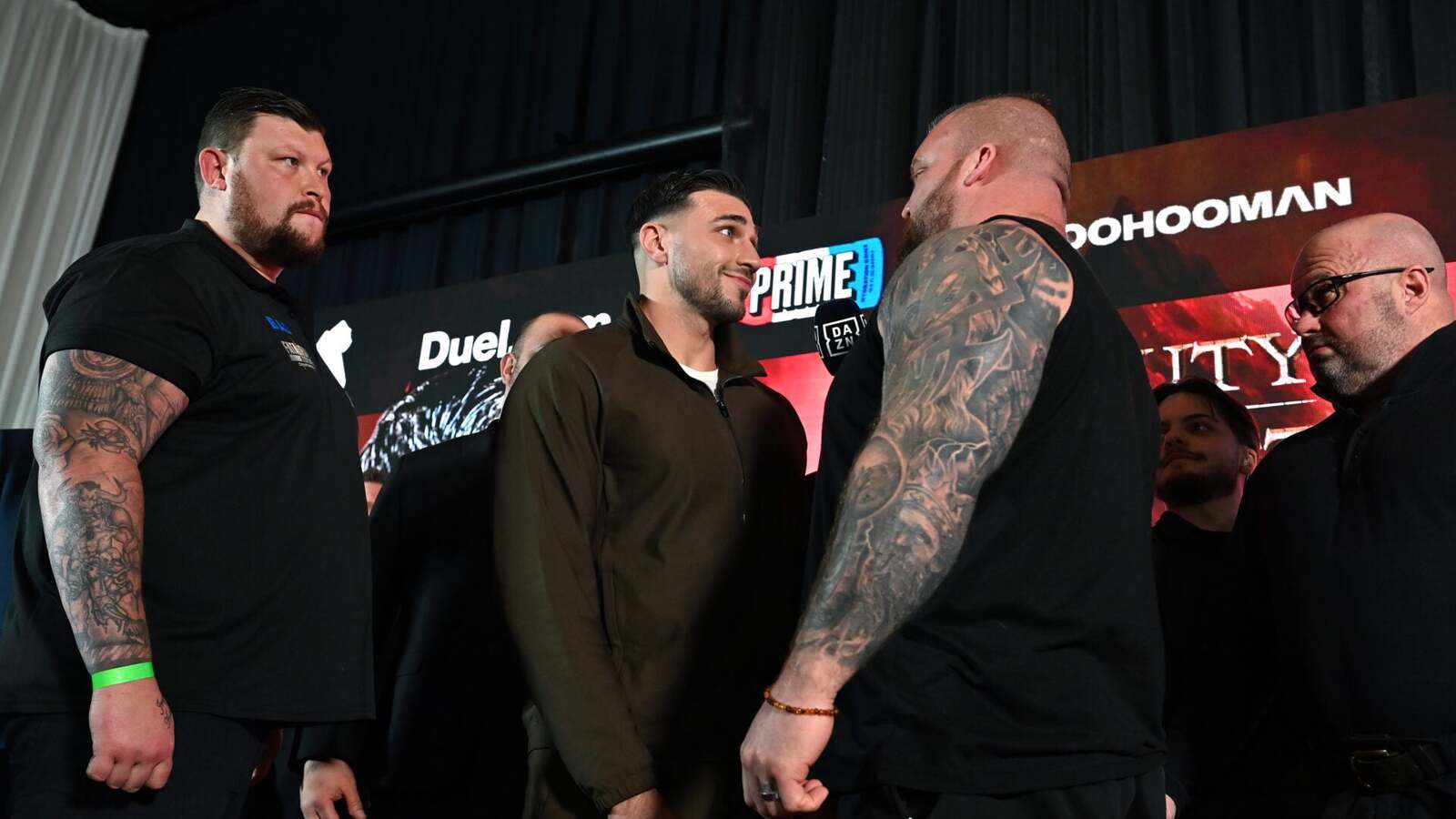 Tommy Fury vs Eddie Hall: Gigantyczna różnica wagi potwierdzona podczas oficjalnego ważenia