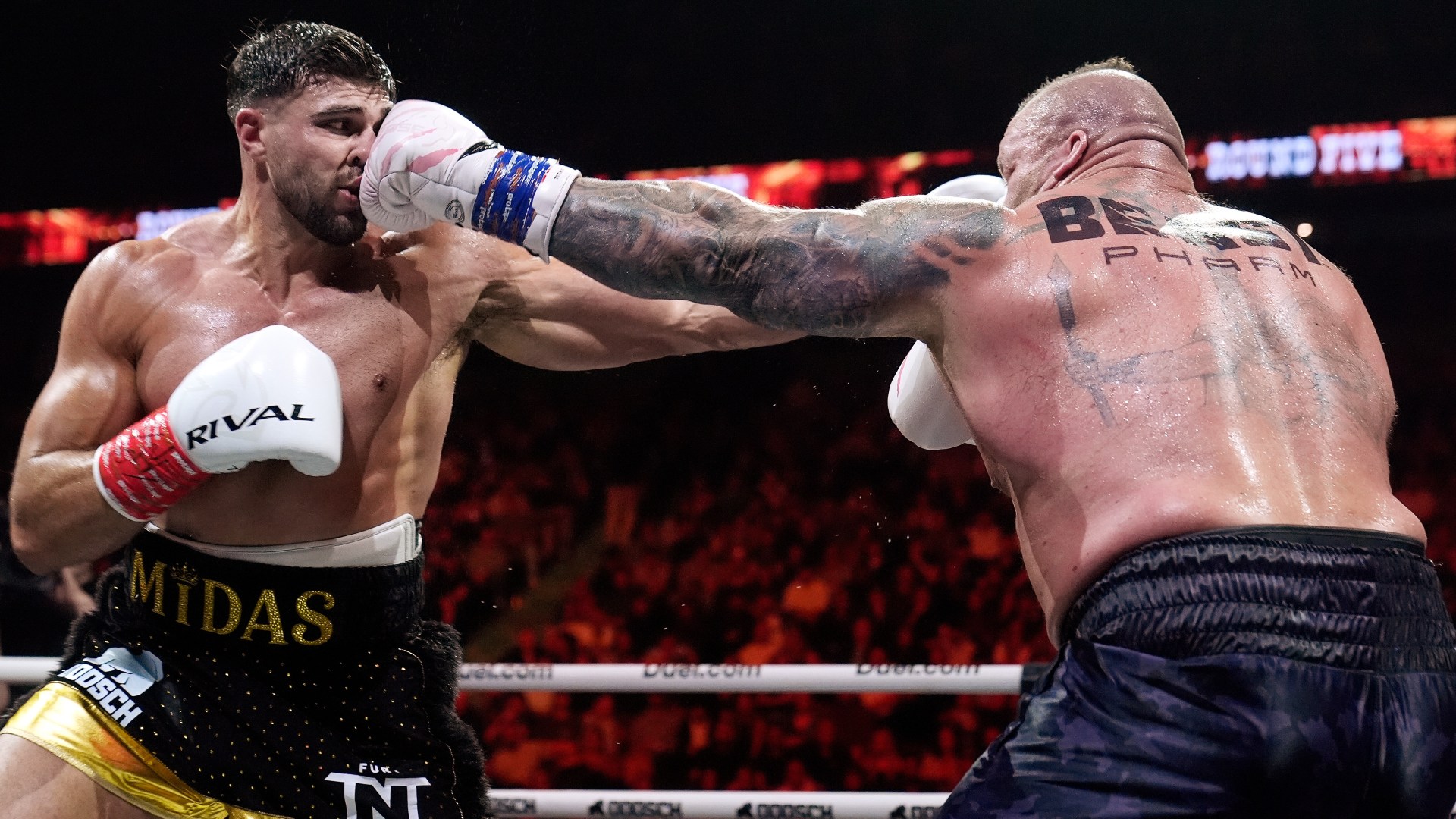 Tommy Fury pokonuje Eddiego Halla na punkty po emocjonującym starciu na Misfits Boxing