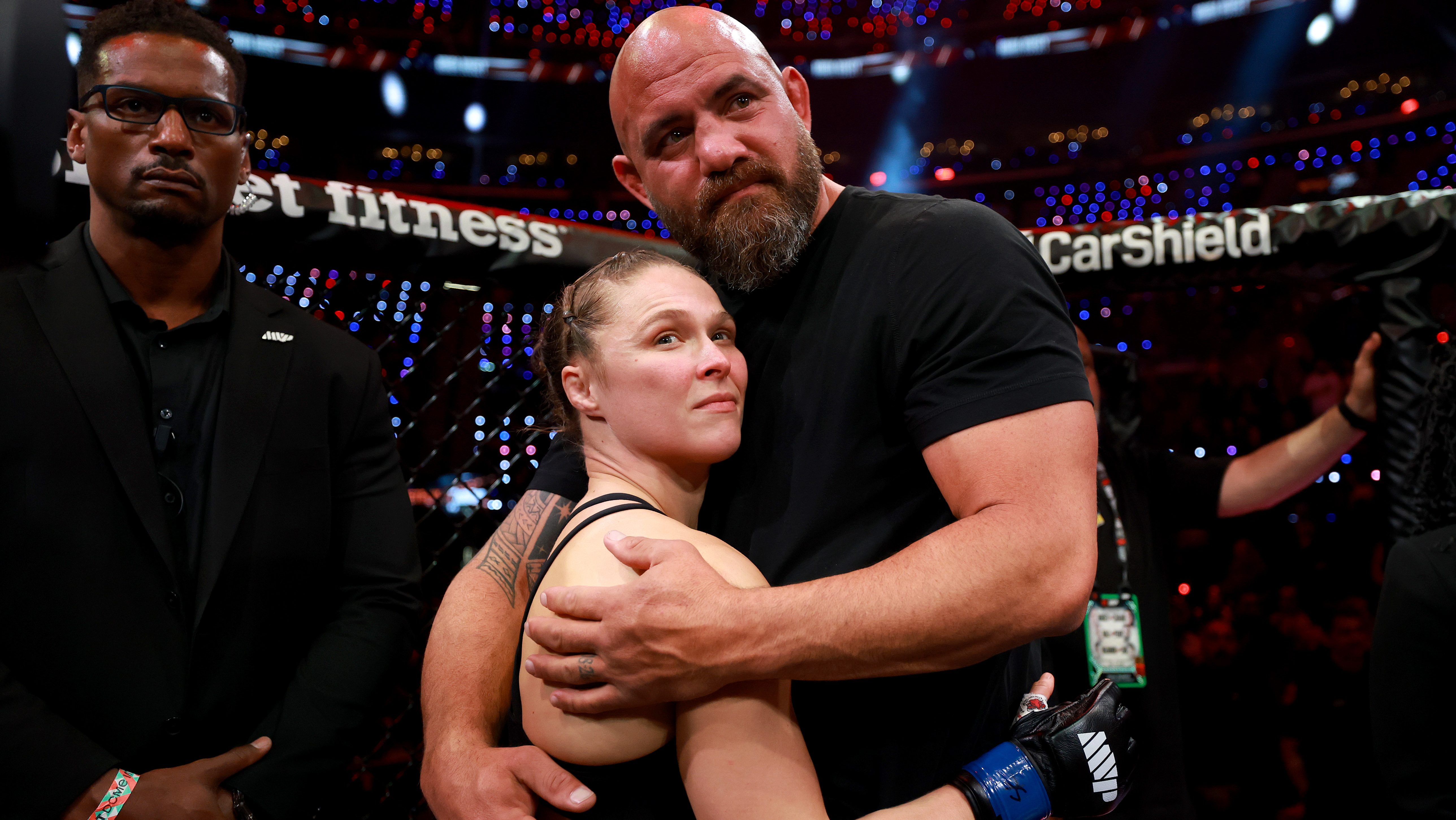 Travis Browne reaguje na zwycięski powrót Rondy Rousey