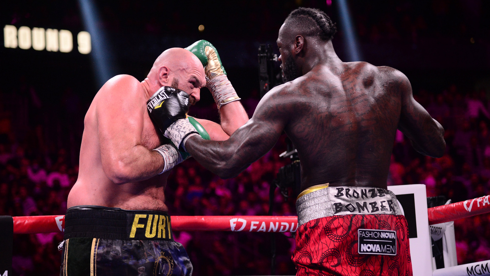 Tyson Fury nokautuje Mariusza Wacha w Tajlandii. Droga do walki z Joshuą otwarta