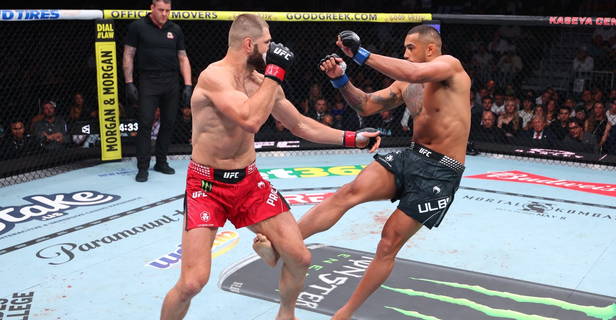 UFC 327: Carlos Ulberg nowym mistrzem wagi półciężkiej po kontuzji Jiriego Prochazki