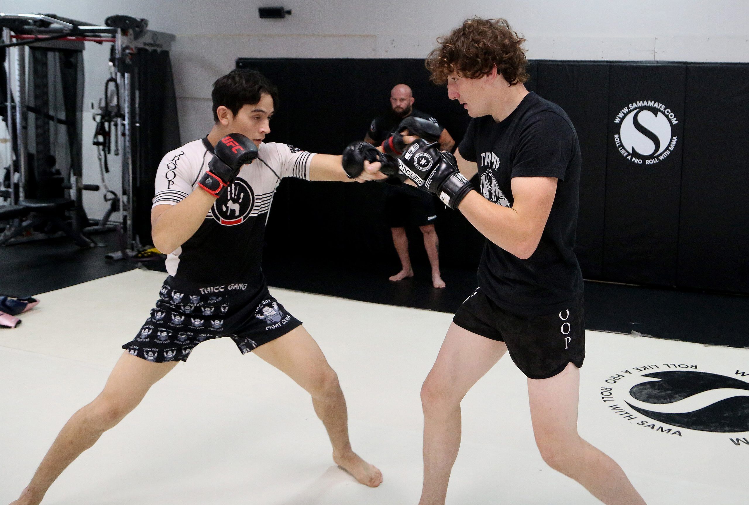 Były zawodnik UFC Mitch Gagnon odnosi sukcesy jako trener. Jego podopieczni z pasami mistrzowskimi