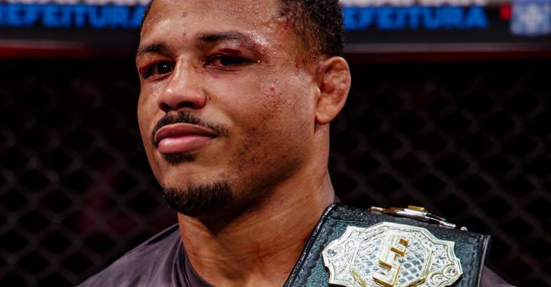 Nowicjusz UFC Jefferson Nascimento uderza w Chase’a Hoopera przed debiutem w Baku
