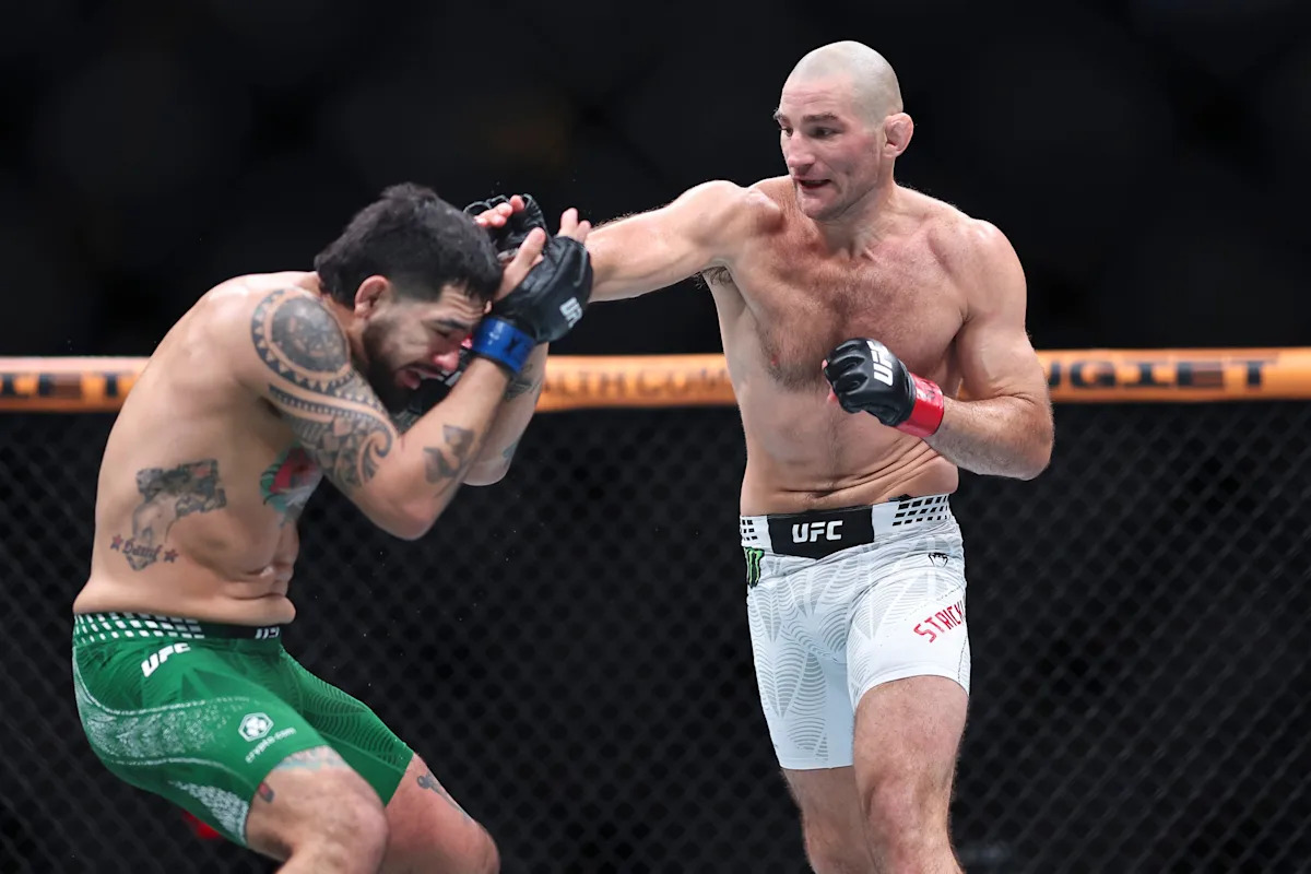 Sean Strickland dominuje Anthony'ego Hernandeza przez TKO na UFC Houston