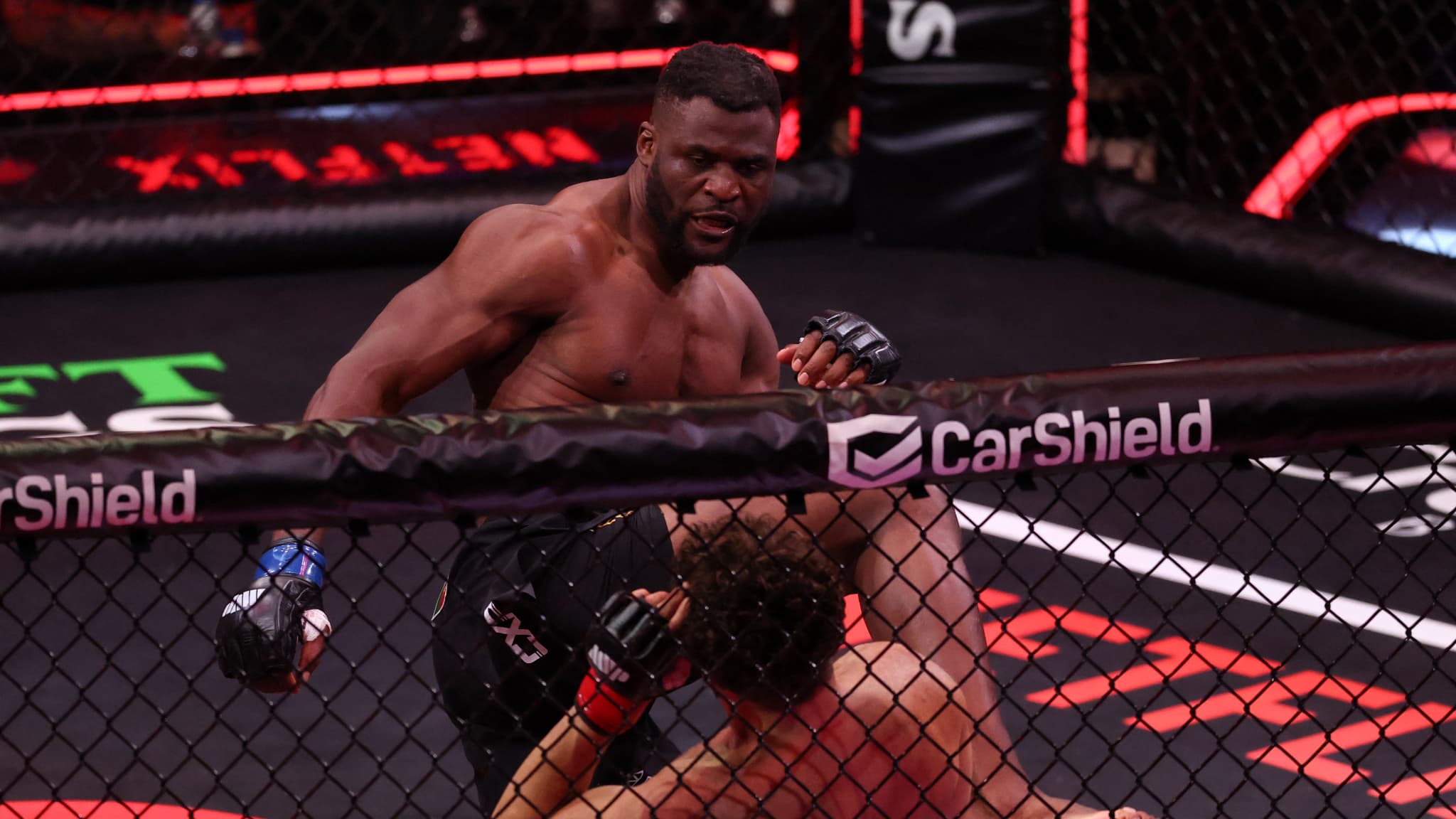 Niedoskonały, ale zbawienny: dlaczego gala MMA Jake'a Paula na Netflix to najlepsza wiadomość dla MMA
