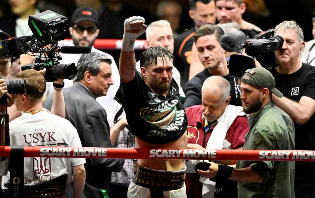 Oleksandr Usyk zrzeka się pasów mistrzowskich w wadze ciężkiej