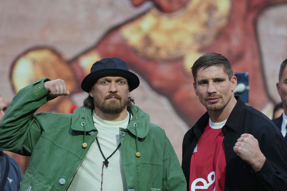 Usyk to face Verhoeven at Pyramids of Giza in Egypt